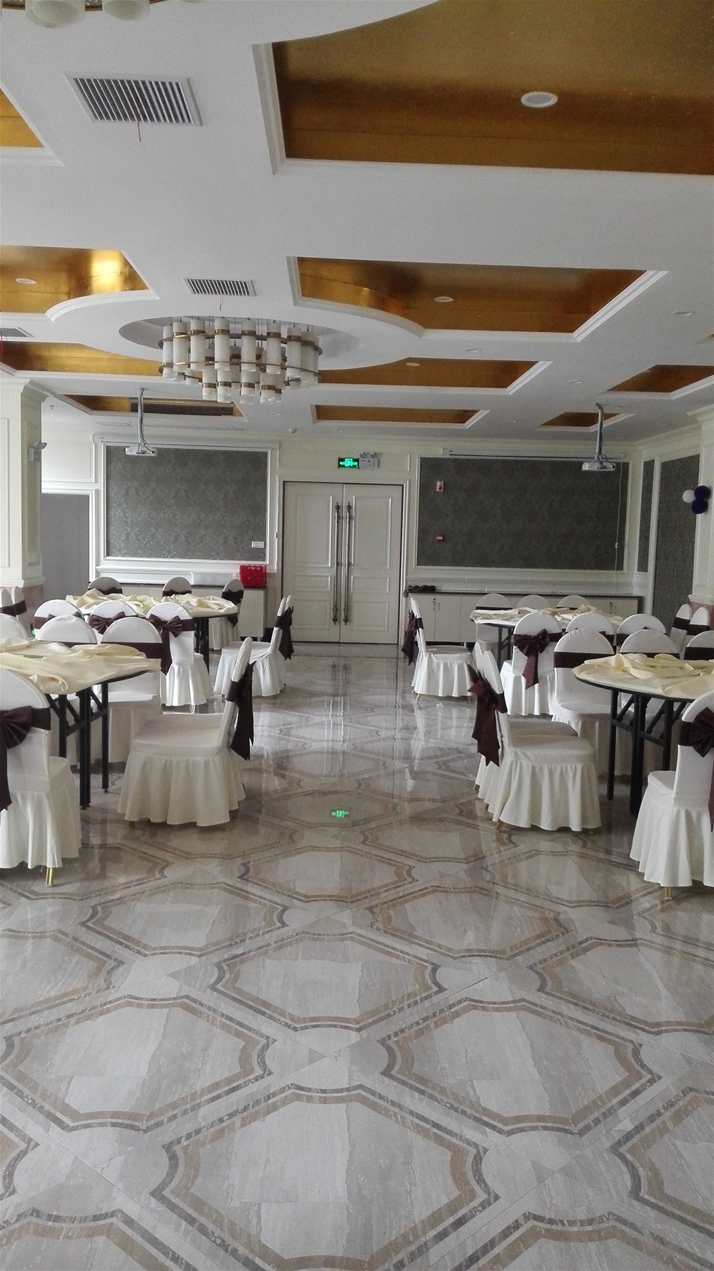 江苏盐城东林海岸大旅馆用餐大厅实景